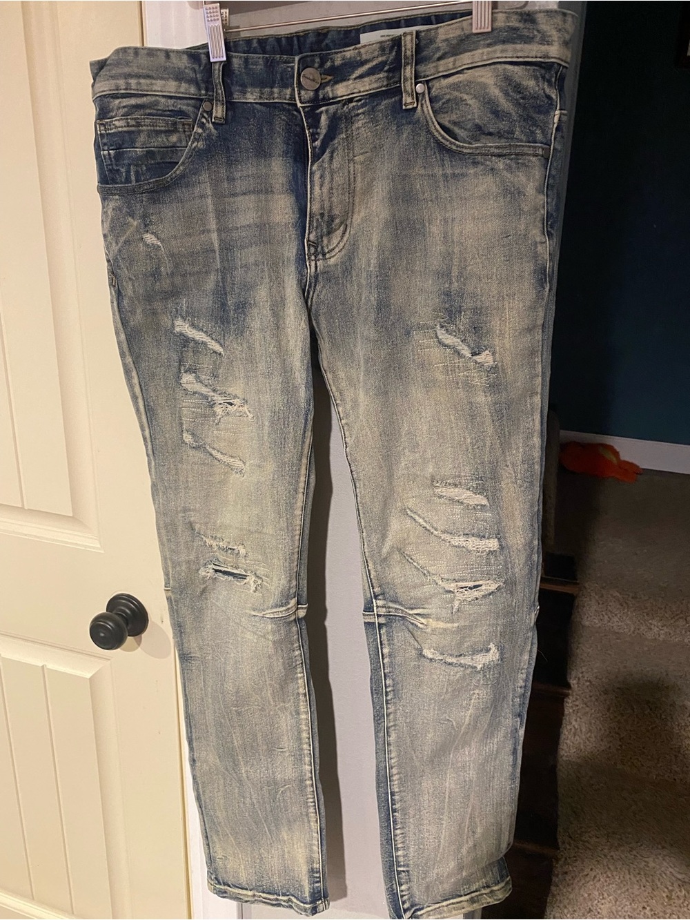 Men's “Smoke Rise” brand Distressed Light Blue Wash Jeans 36x30